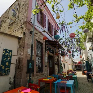 Cunda Pera Ayvalı
